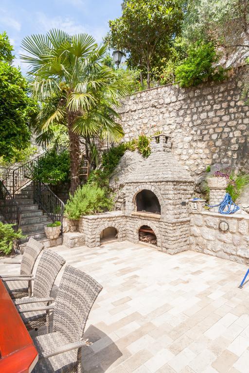 Villa & Apartments Perasto Exterior photo